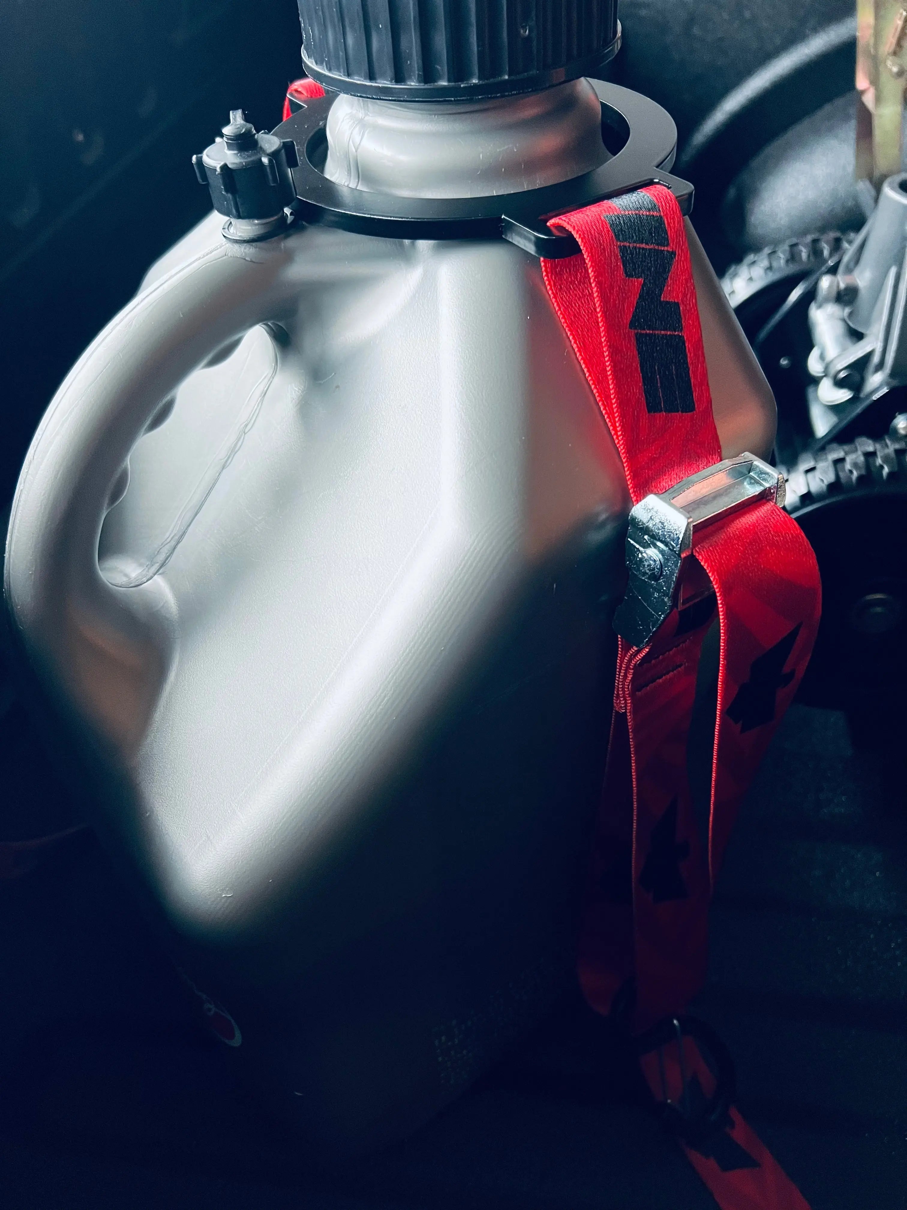 Ring Fuel Jug Strap- Red Dazzle Alpine Offroad