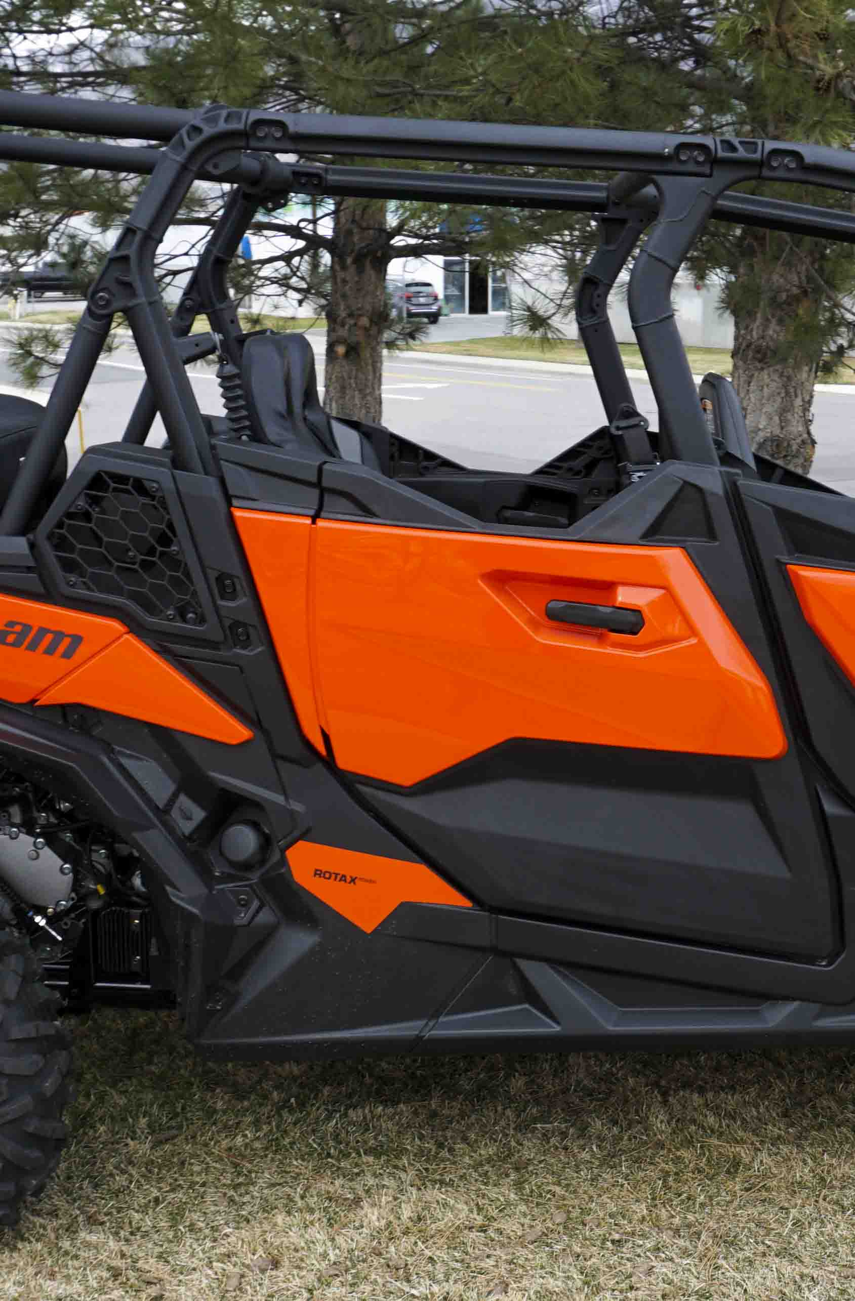 Maverick Sport Max Rear Bench with Harnesses (2019+)