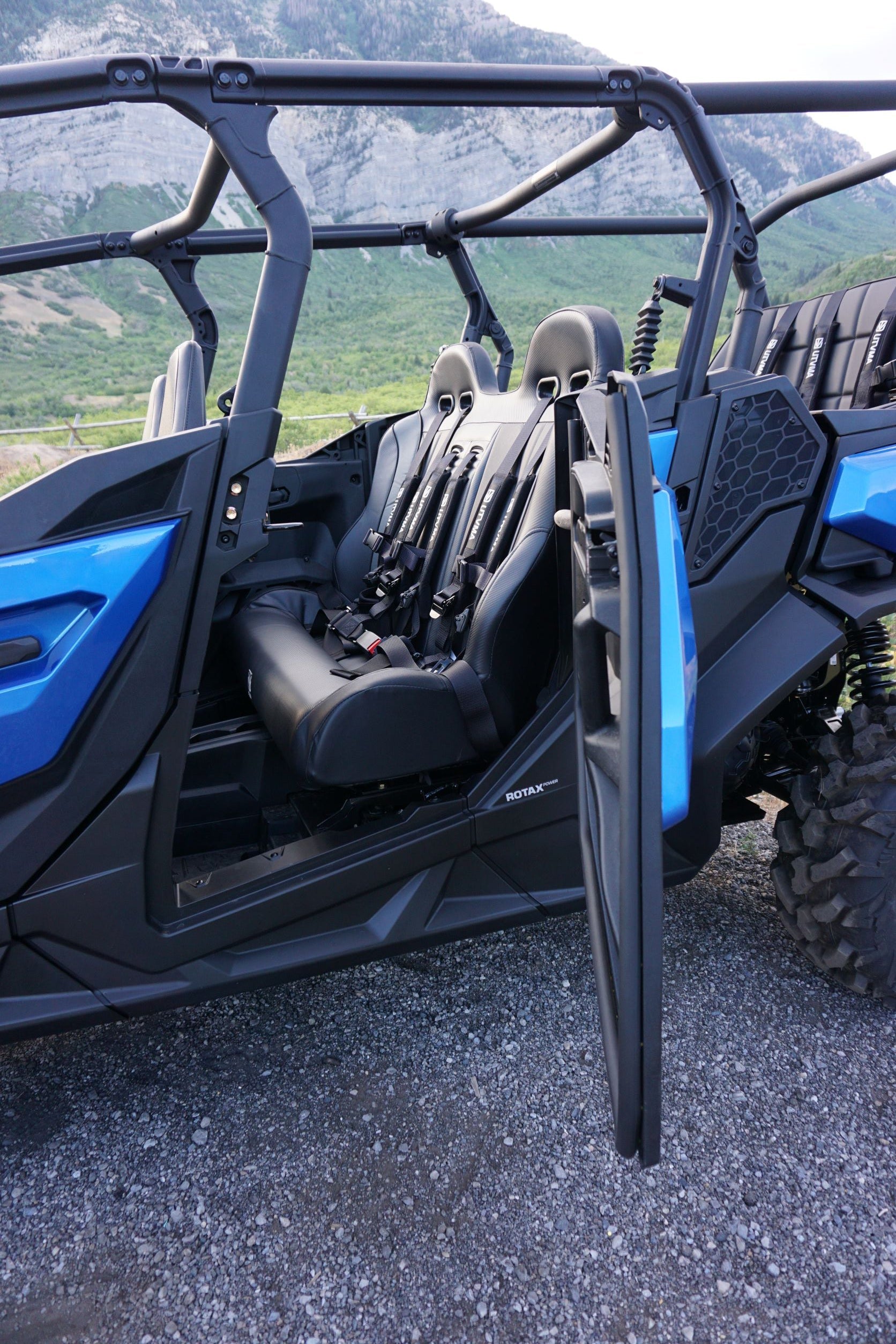 Commander Max Rear Bench Seat (2021+) W Harnesses