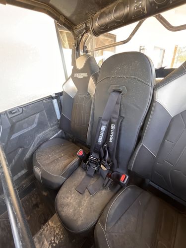 General 4 Rear Bump Seat w Console Delete Kit (2016+)