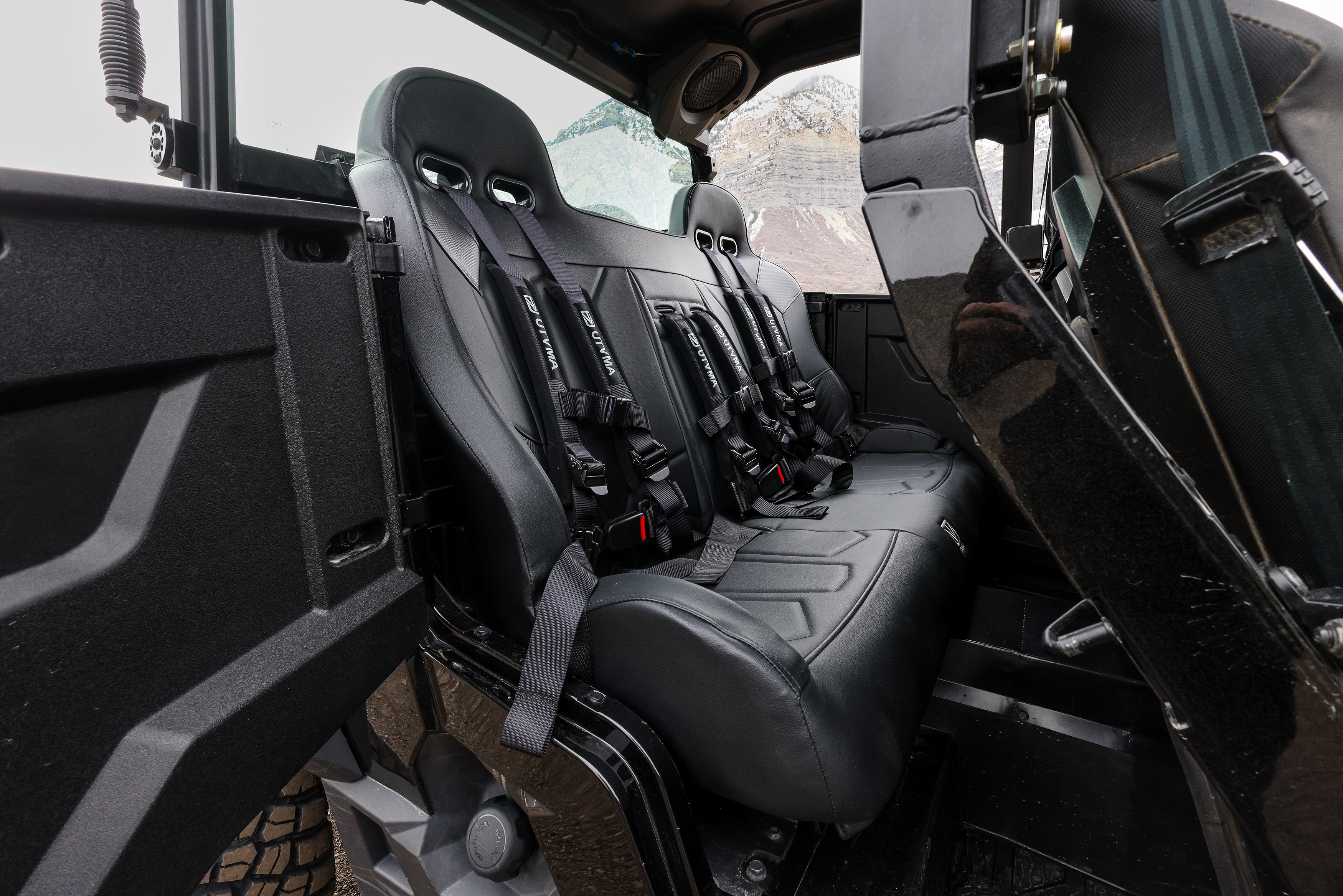 General 1000 Rear Bench Seat W Harnesses (2017+)