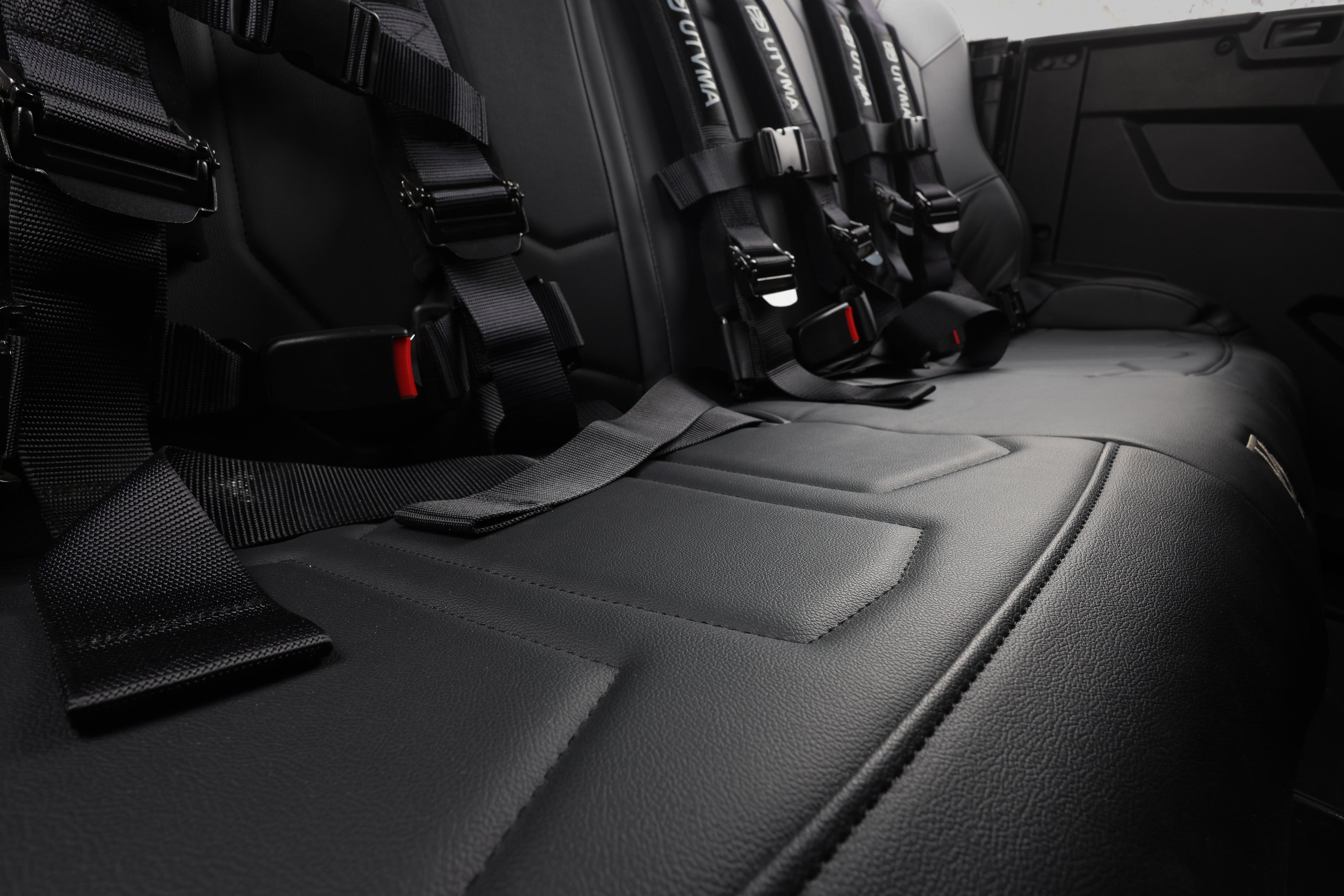 General 1000 Rear Bench Seat W Harnesses (2017+)