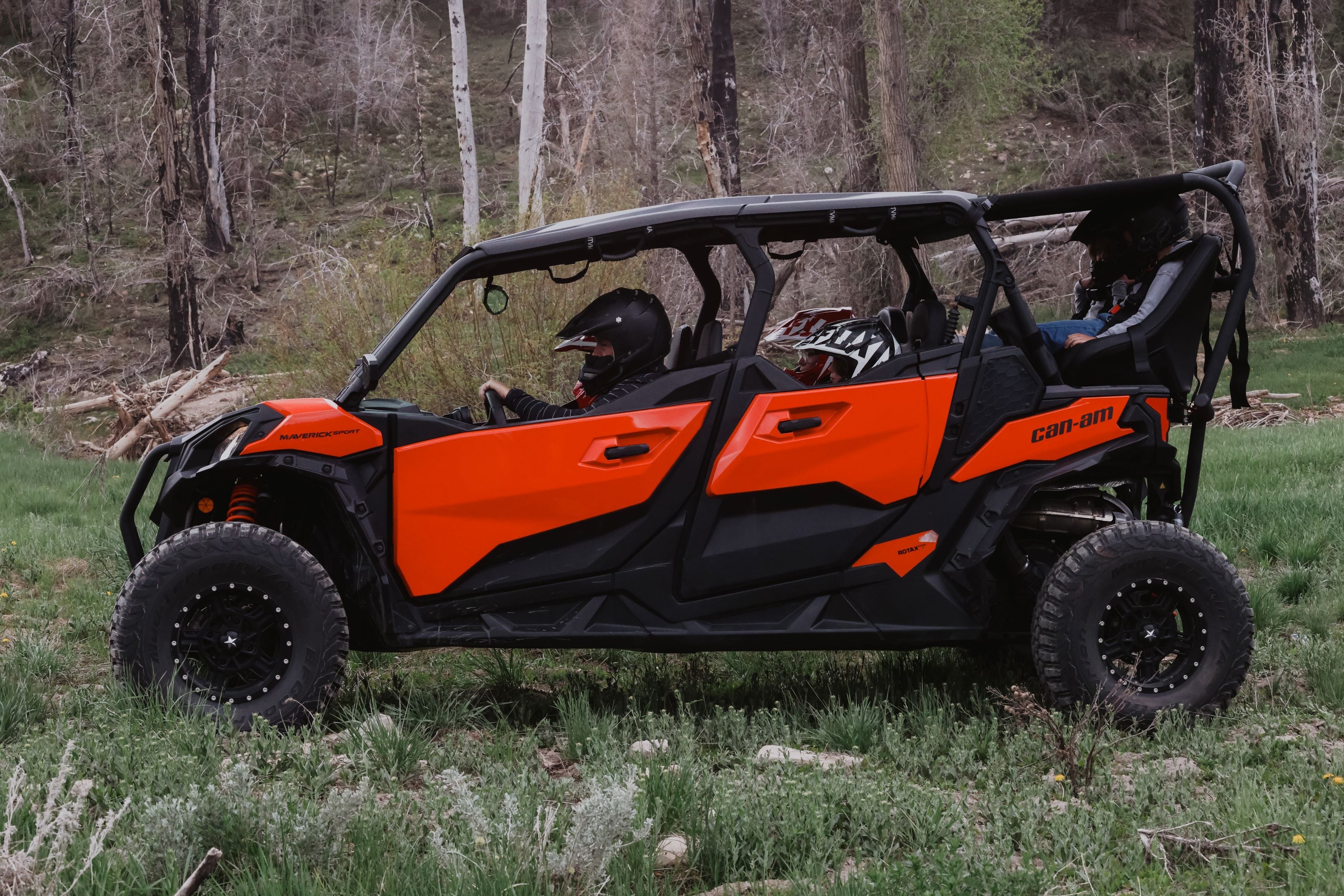 Maverick Sport Max Rear Bench with Harnesses (2019+)