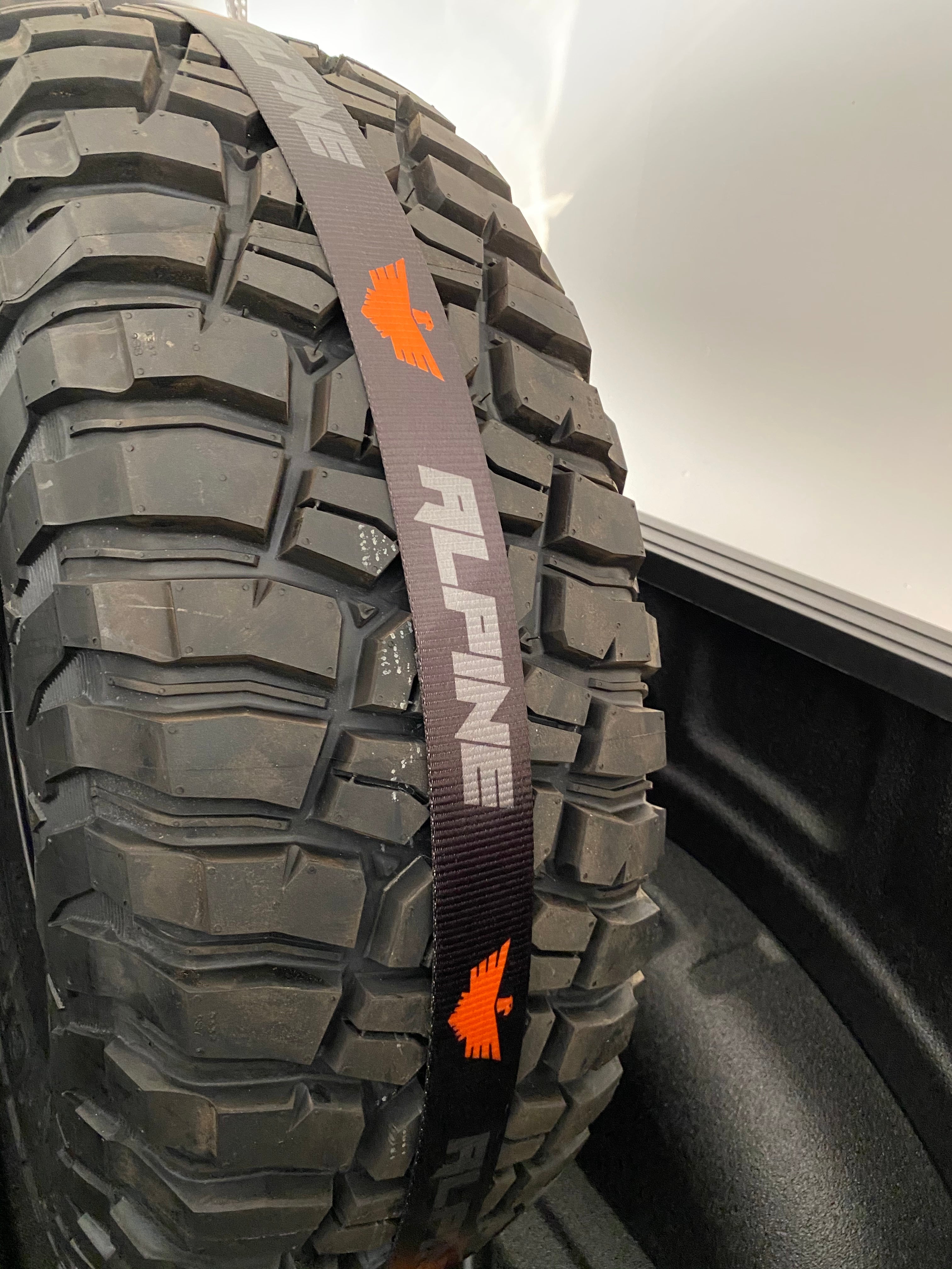 Black OG Tire Tie Down (Single Strap) Alpine Offroad