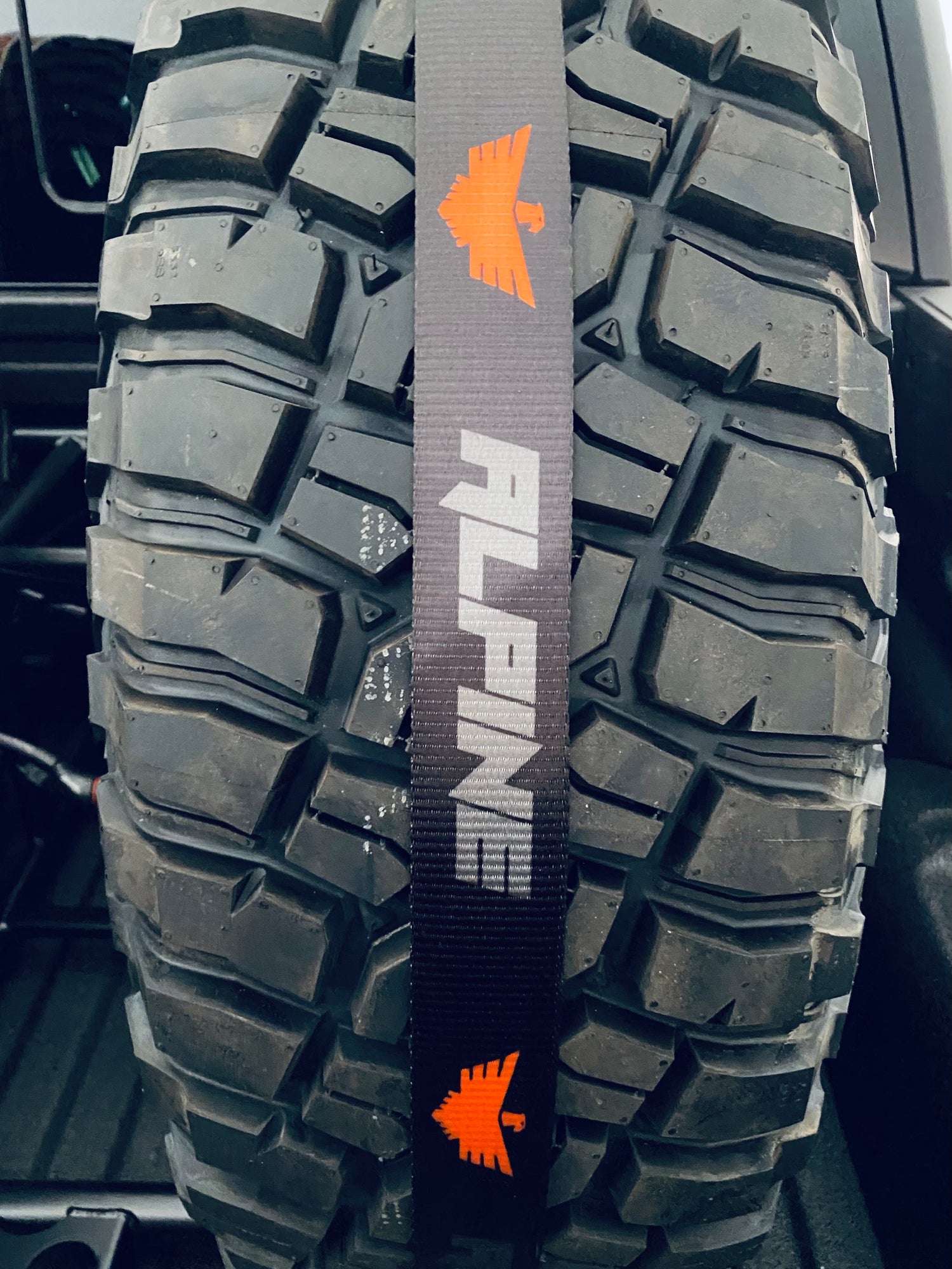Black OG Tire Tie Down (Single Strap) Alpine Offroad