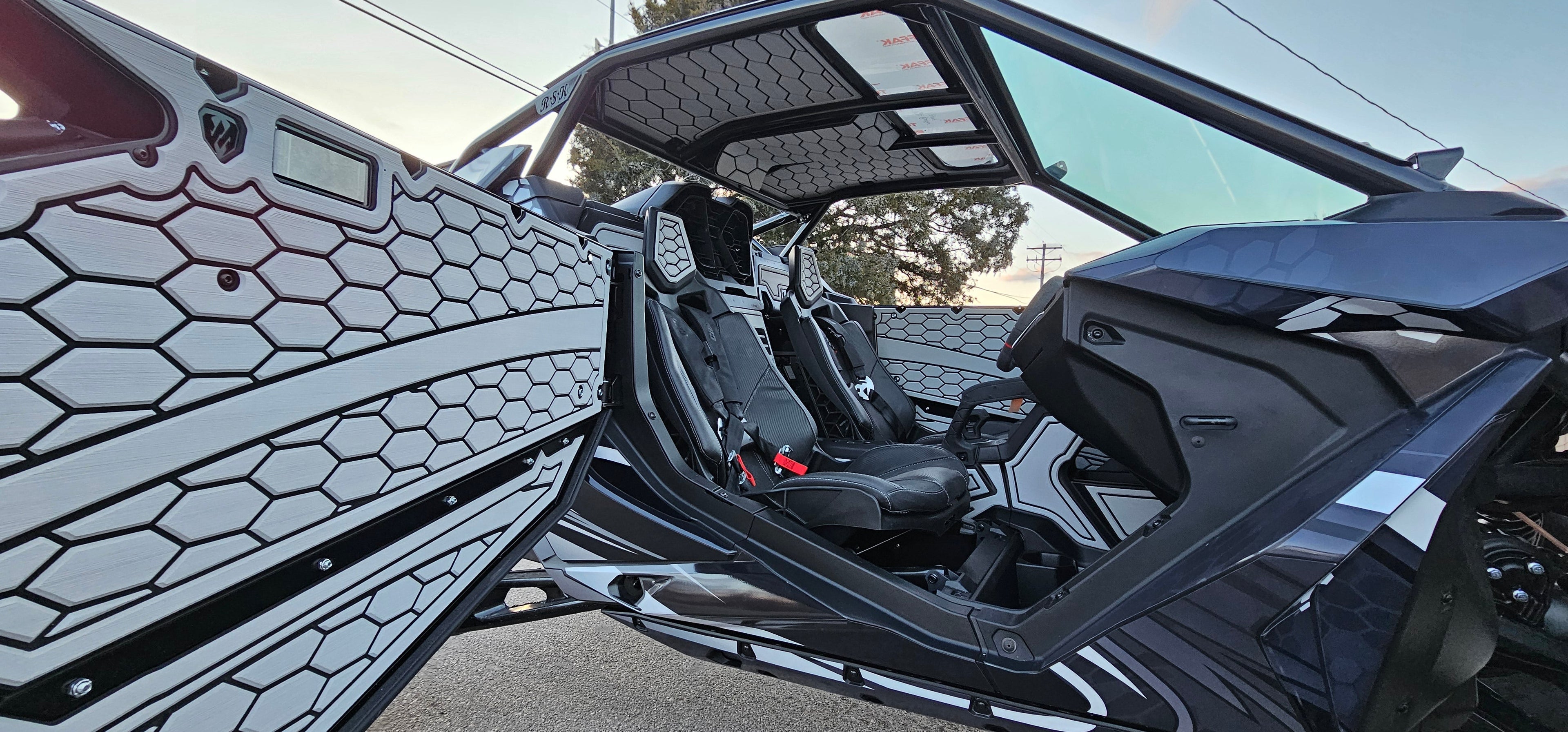 CanAm Maverik R (2 door)