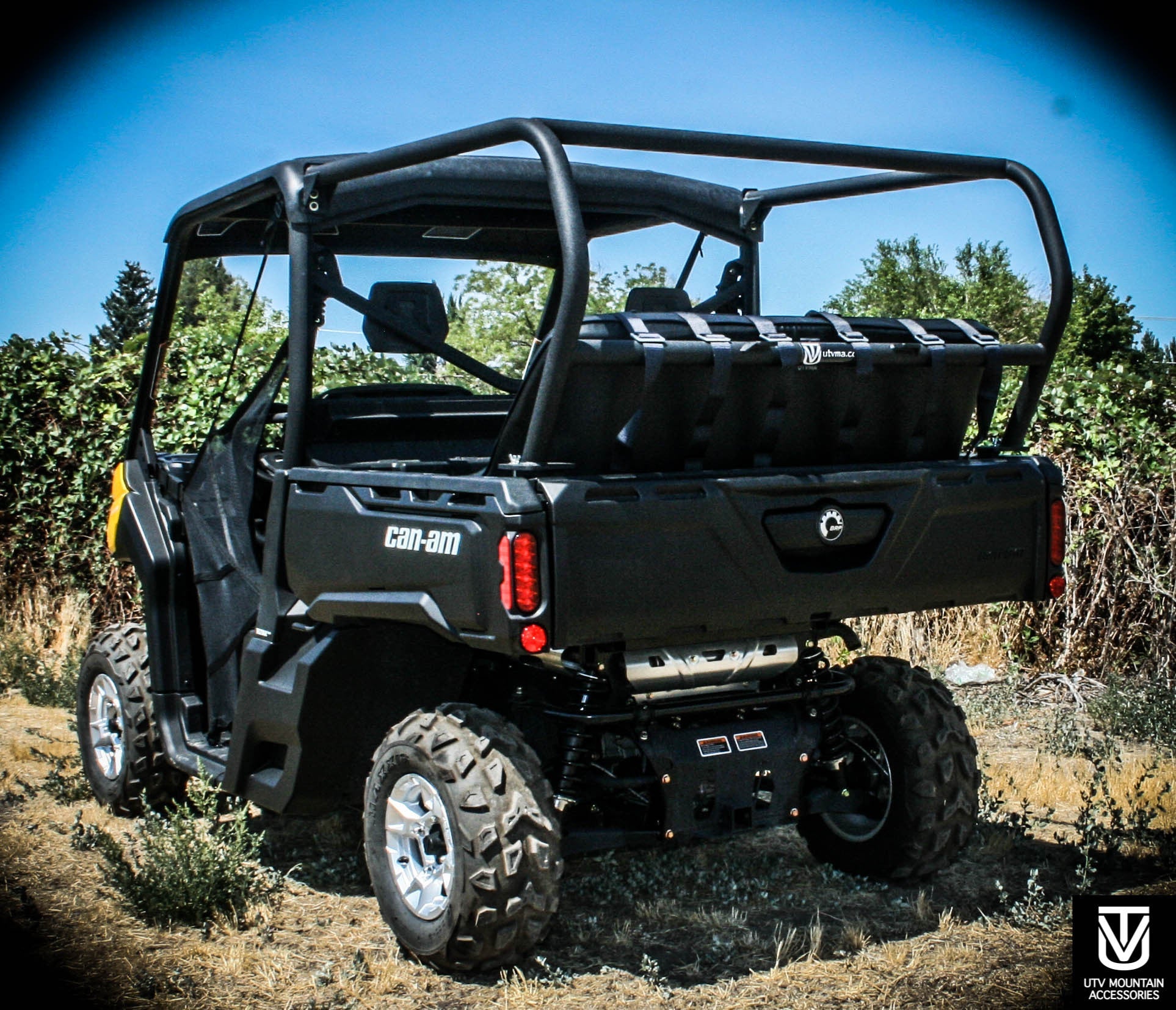 Defender Backseat and Roll Cage Kit (2016-2025)