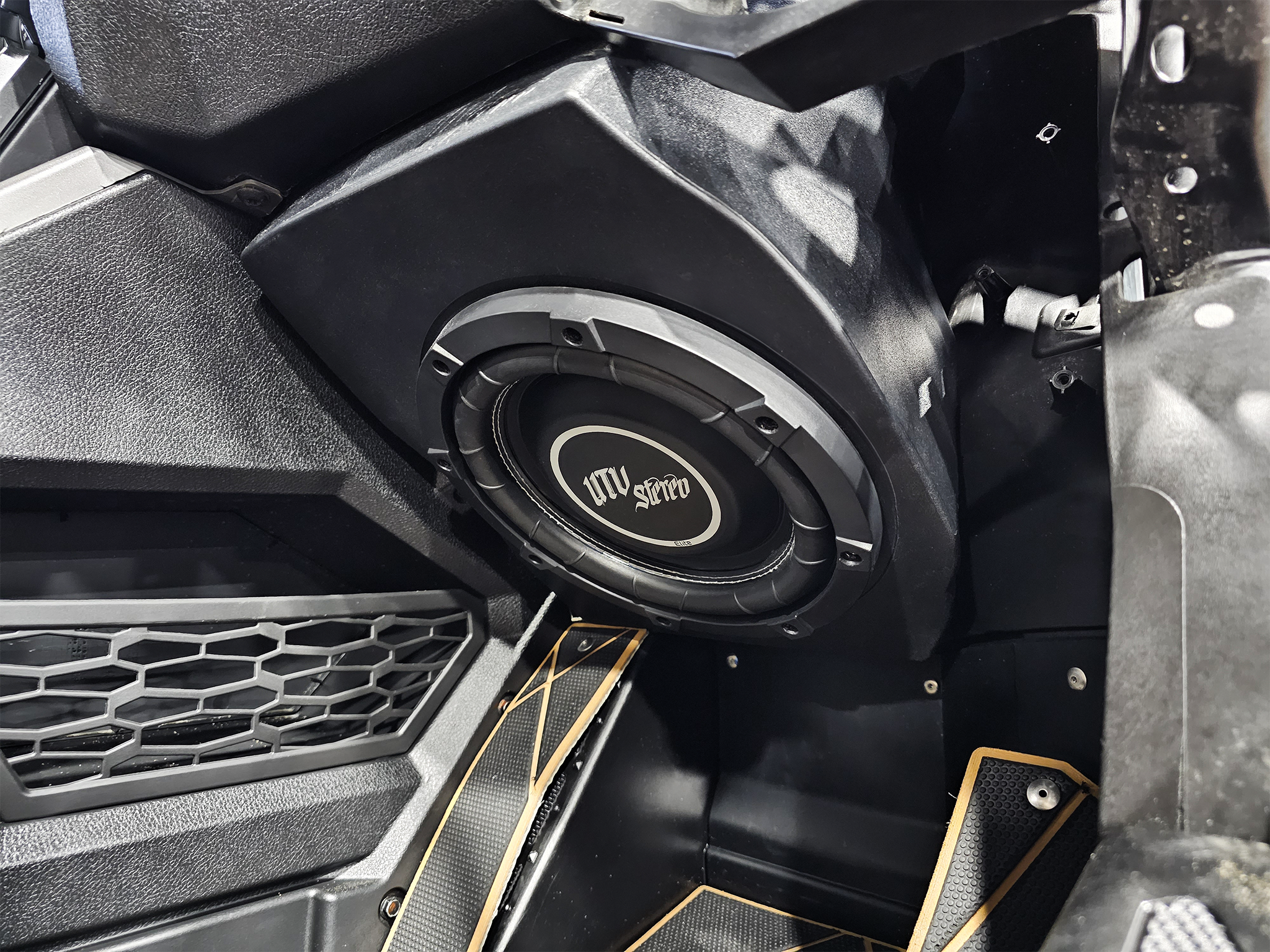 RZR® Pro Series 10" Vented Dash Subwoofer Enclosure | UTVS-PRO-VENC-DASH