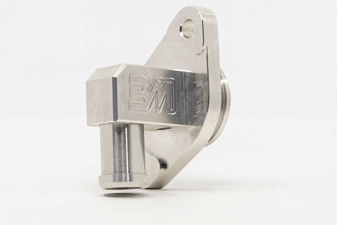 Maverick R Valve Cover Vent 360 Deg Fitting