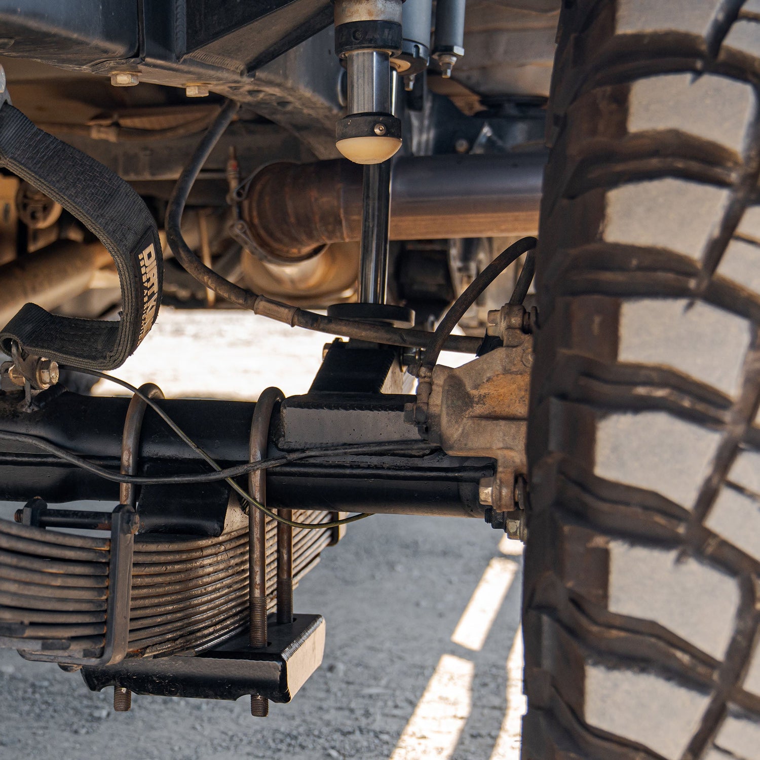 Rear Shock Mounts with Bump Pads
